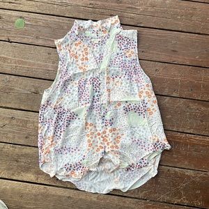 Cooper & Ella Blouse Split Neck Sleeveless Pattern Flowers Size Large